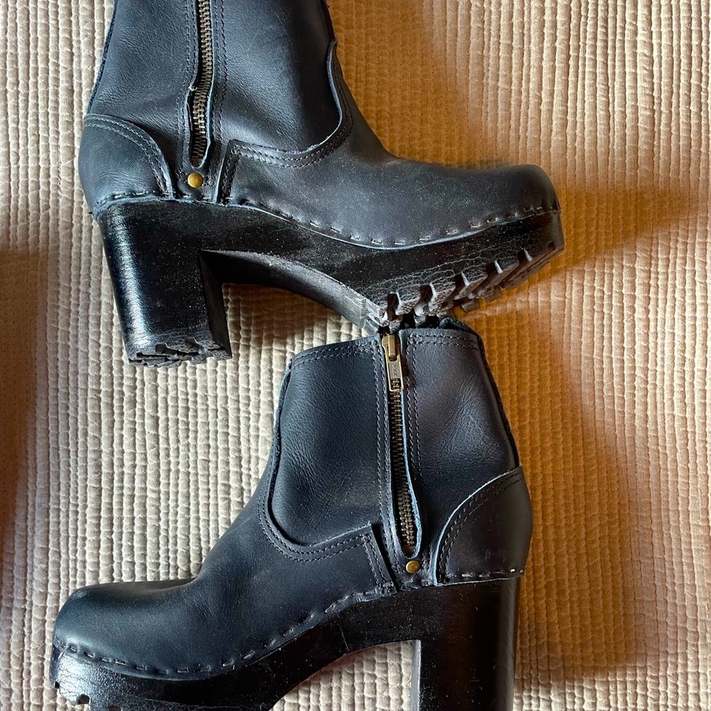 No.6 booties worn only several times, in amazing shape! Gorgeous high fashion 🔥